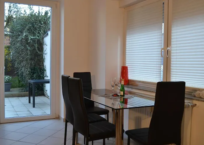 Kleeblatt Mit Eigener Terrasse Wuppertal